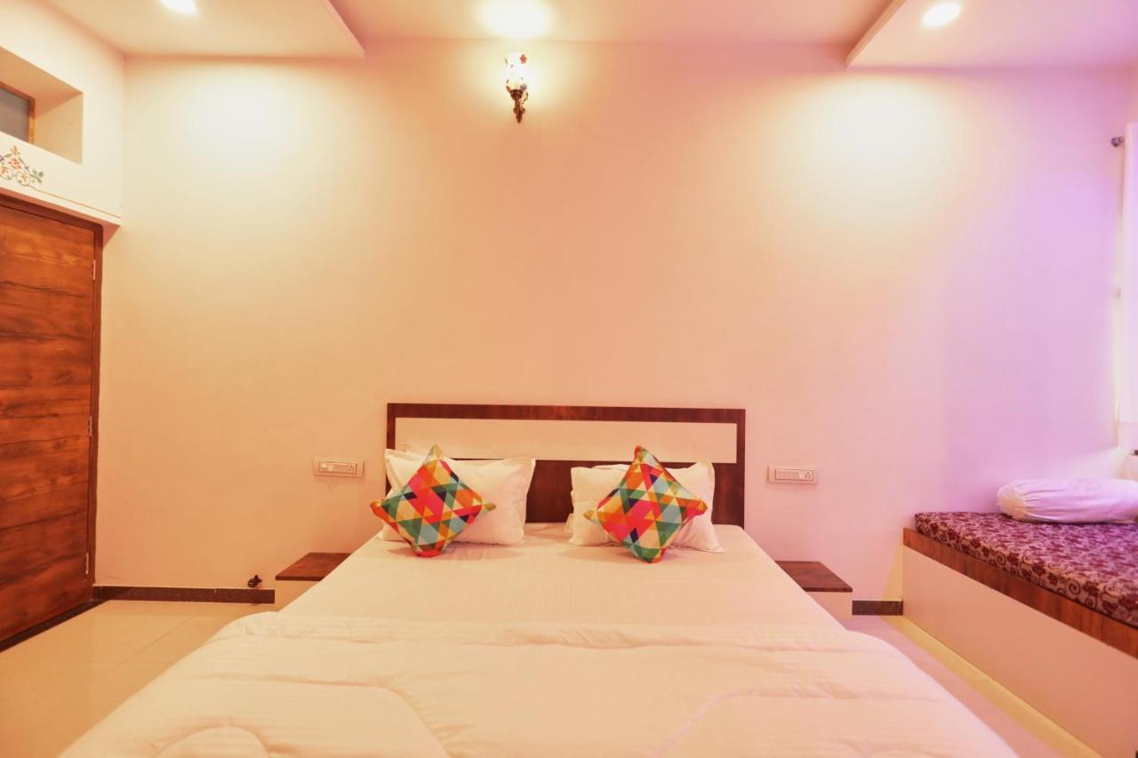 Neev Haweli Hotell Udaipur Exteriör bild